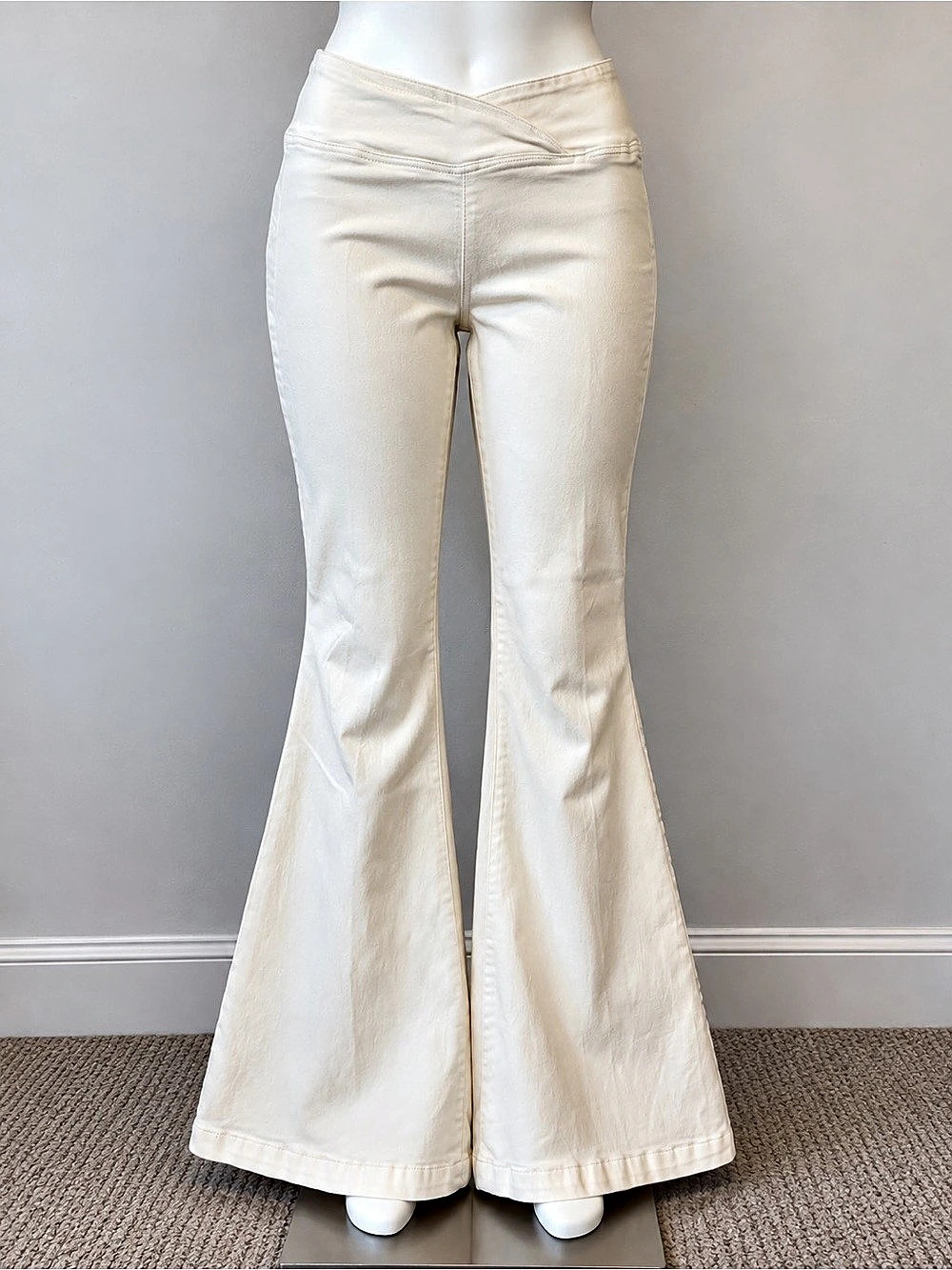 We The Free Free People Venice Beach High Rise Flare Jeans 29 BNWT ✨